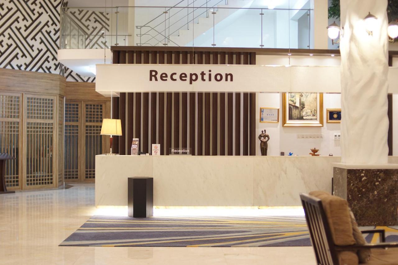 Forbis Hotel Serang Eksteriør bilde